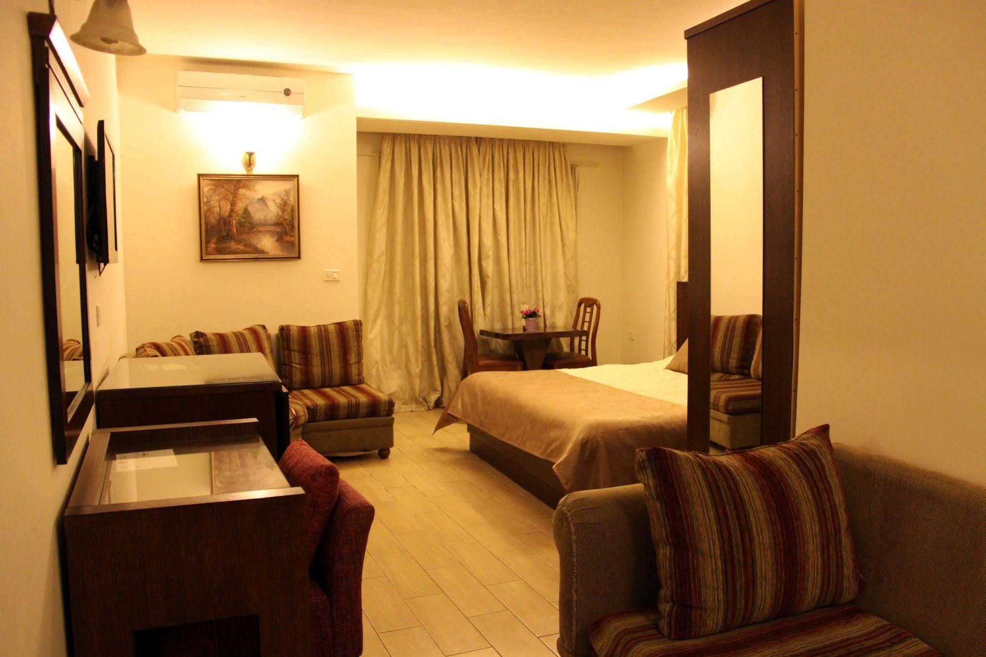 Lamedina Hotel & Resort Jounieh Exterior foto